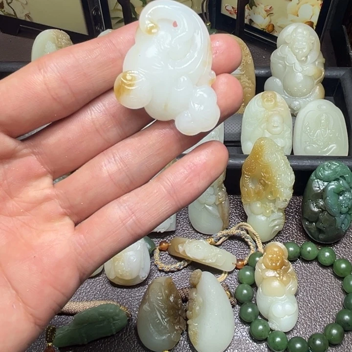 和田玉未镶嵌颈饰