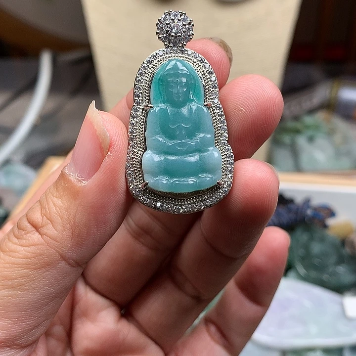 翡翠颈饰未镶嵌翡翠