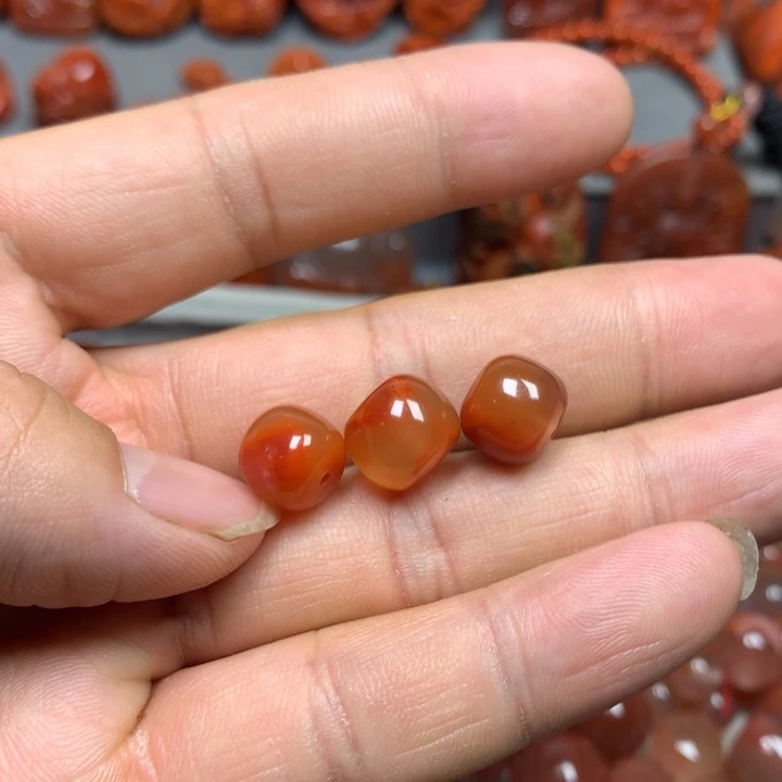 南红玛瑙配饰未镶嵌