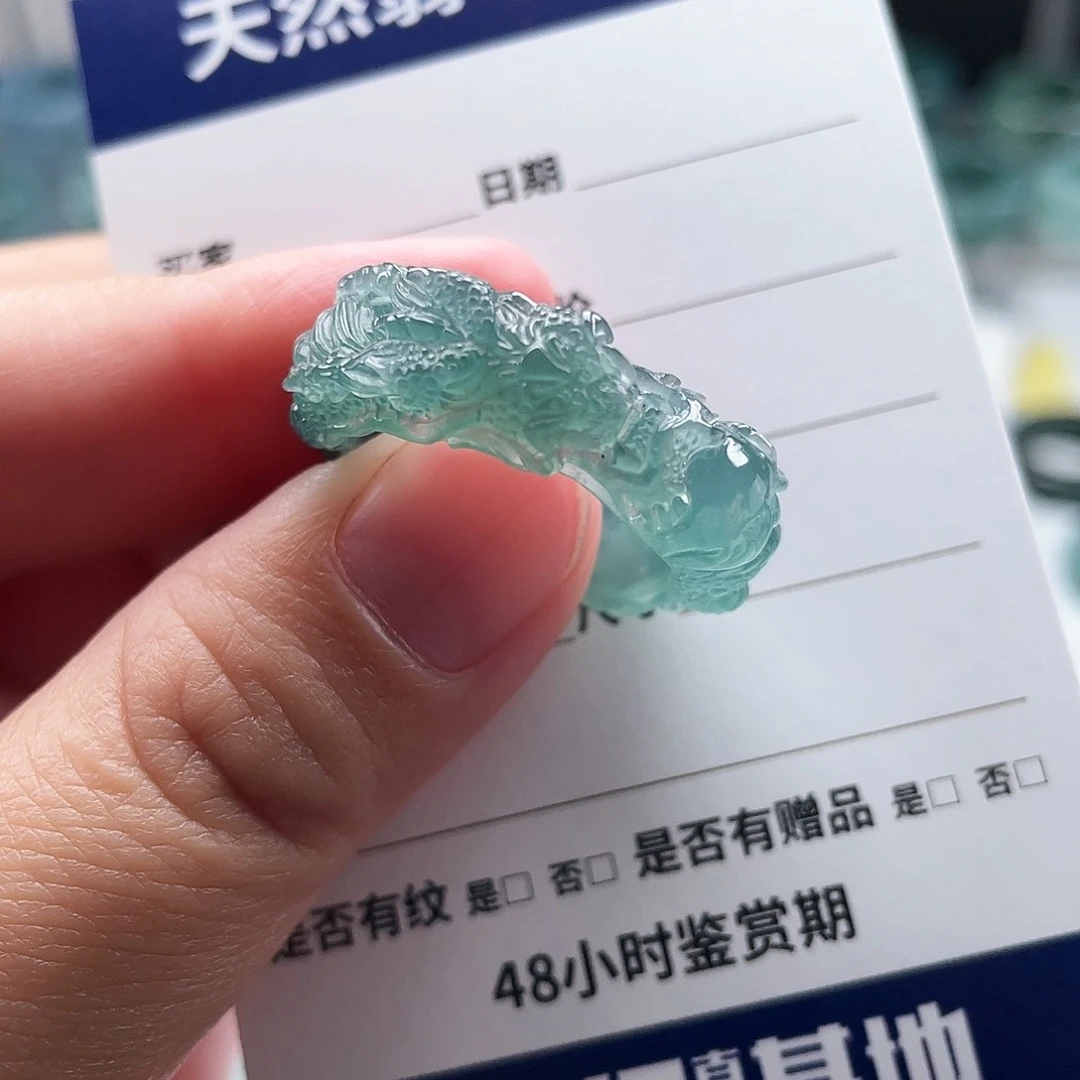 未镶嵌戒指翡翠?****翡翠