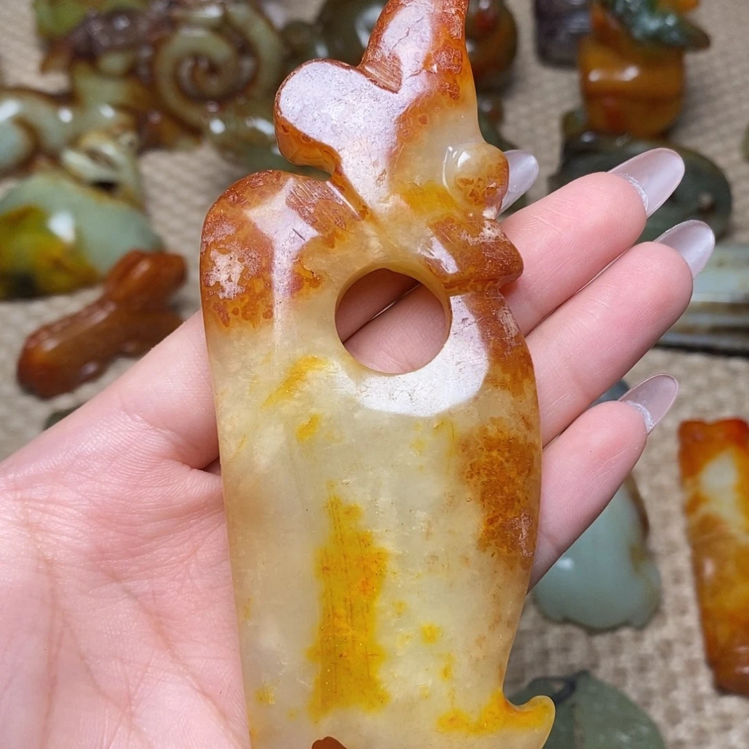 未镶嵌蛇纹石玉颈饰