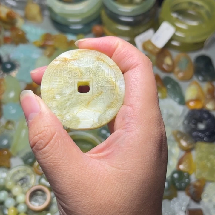 蛇纹石玉未镶嵌微瑕