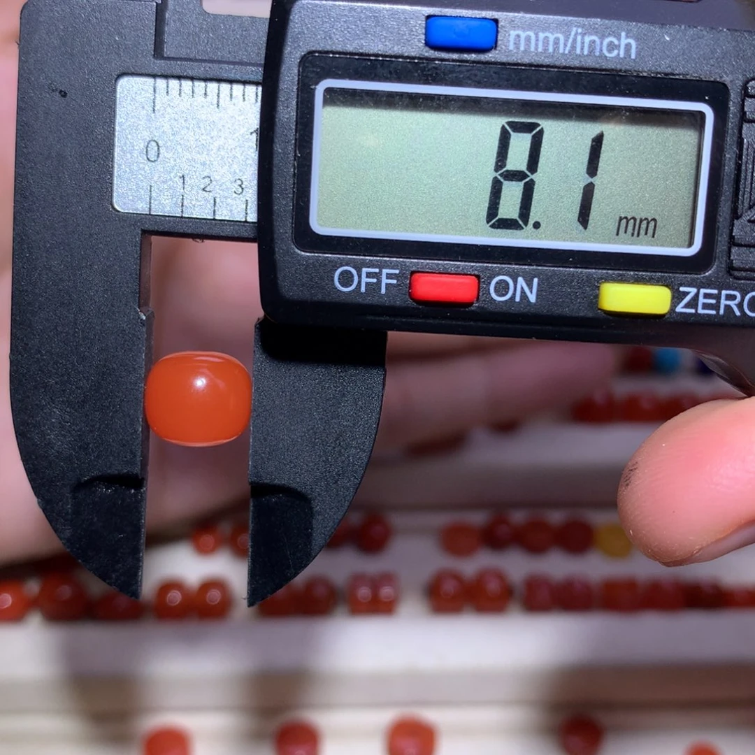 白***哥南红玛瑙未镶嵌老型8.1×7.1微朱砂点