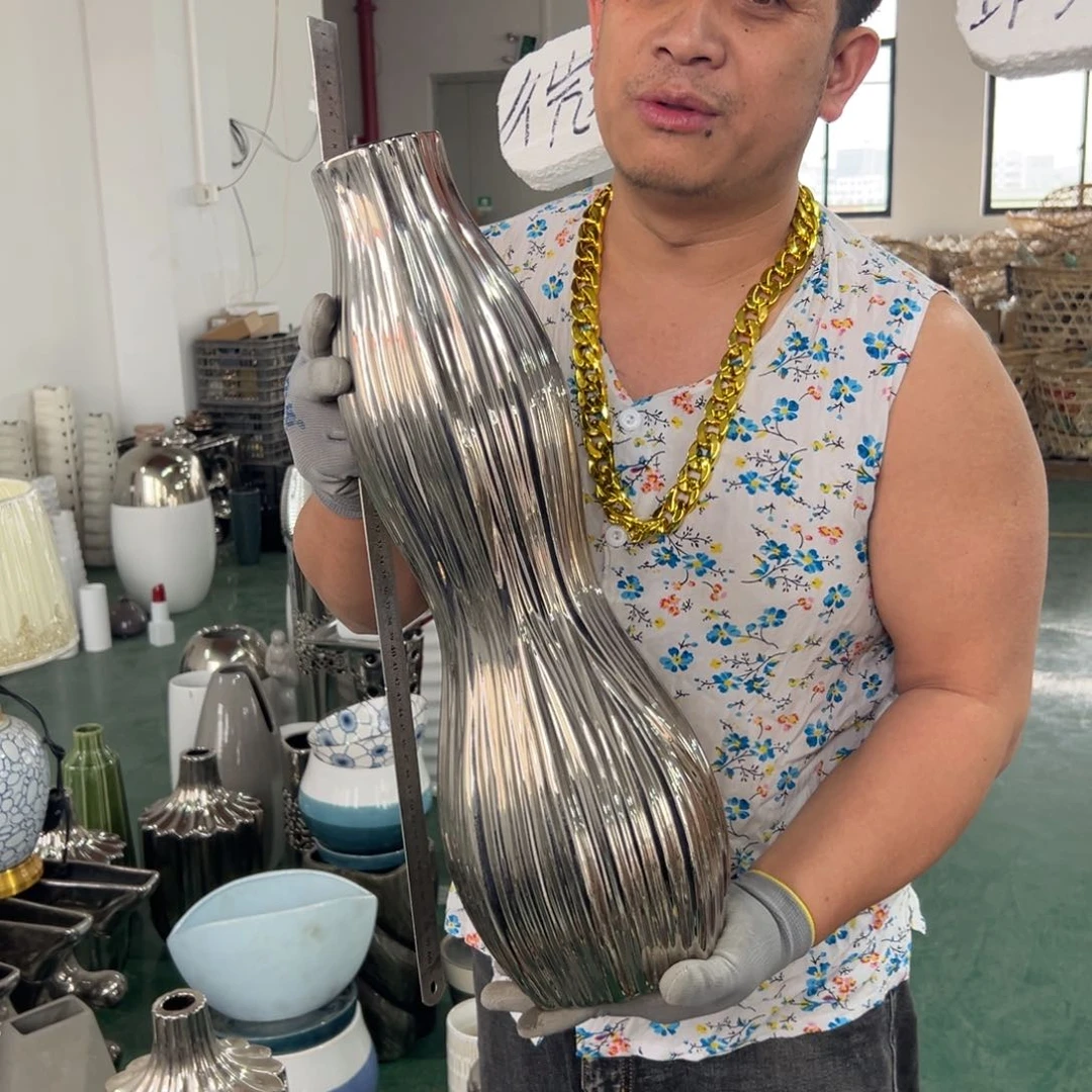 摆件21 号高中低温陶瓷工艺瓶（部分微瑕）