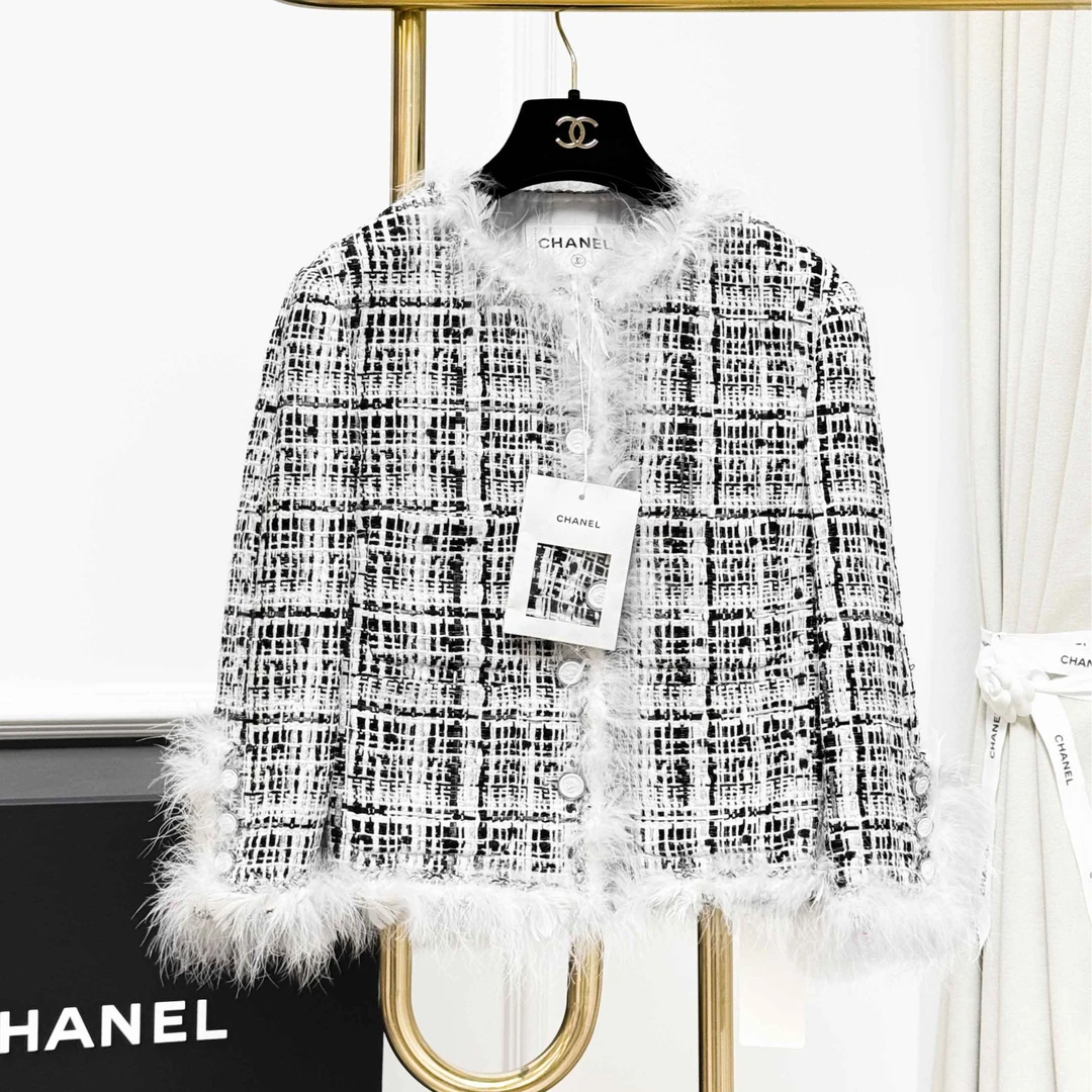 99新 Chanel/香奈儿 34码25S黑白编织软呢羽毛滚边粗花呢外套