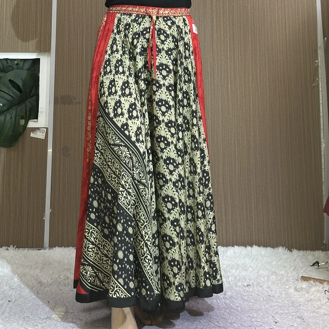 A207 号黑色烫金系列大摆裙