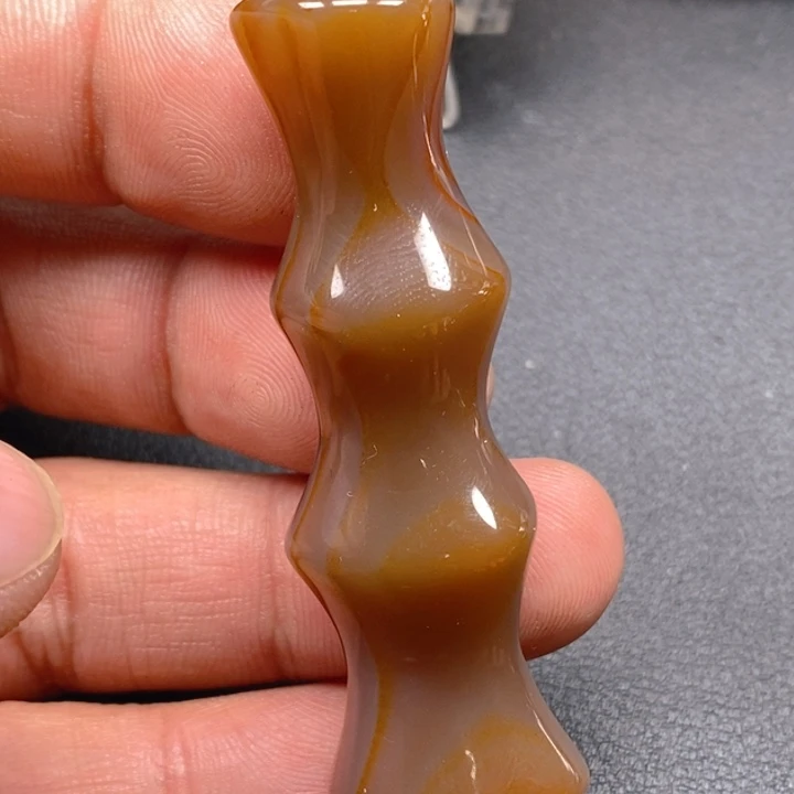 玛瑙/玉髓颈饰未镶嵌好*