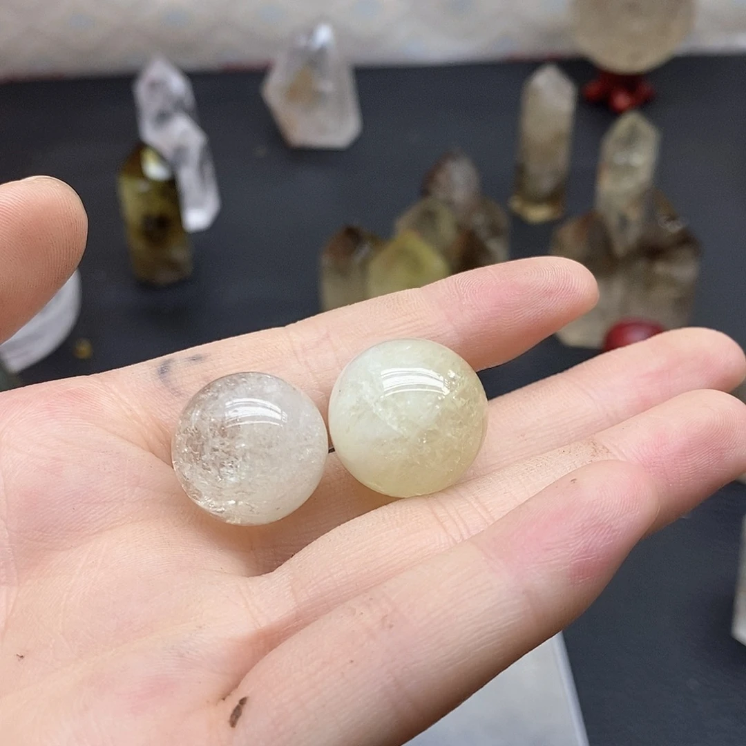 未镶嵌颈饰水晶89