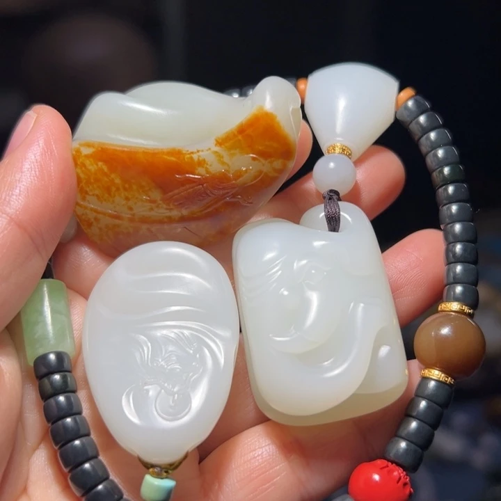 和田玉未镶嵌车挂