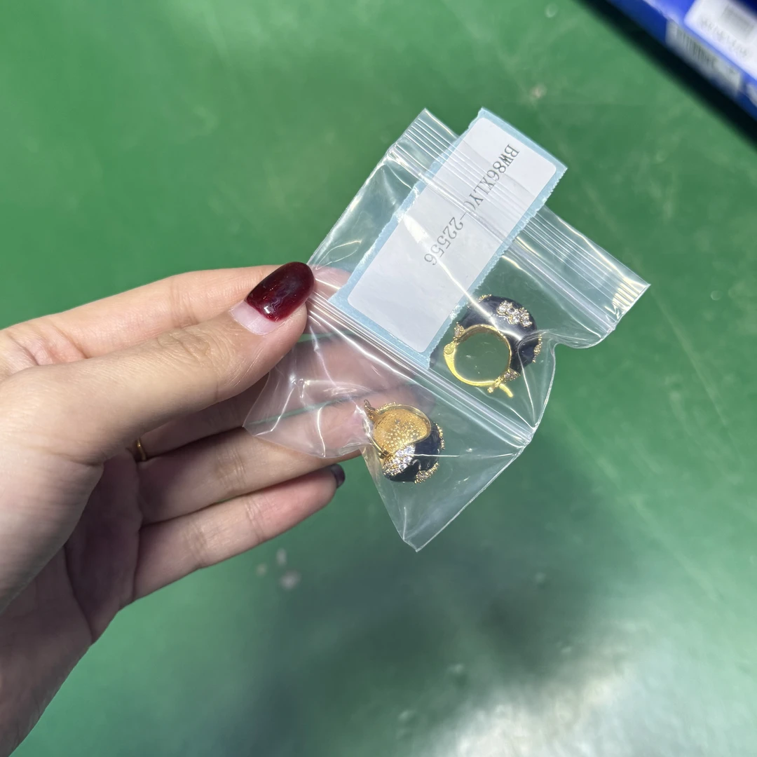 铜合金锆石耳饰 轻奢镶嵌精美小众时尚百搭耳环 BW86XLYC-22556