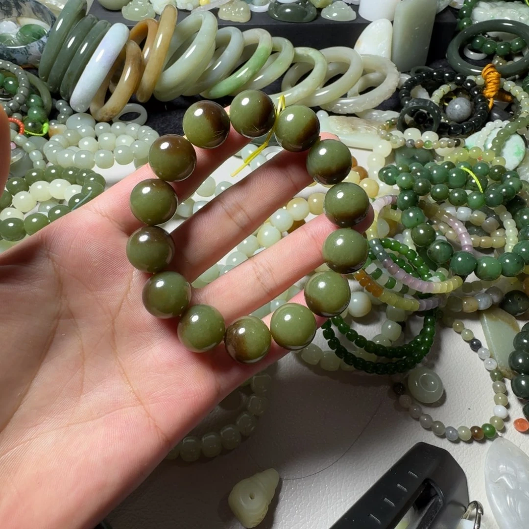 和田玉未镶嵌手串