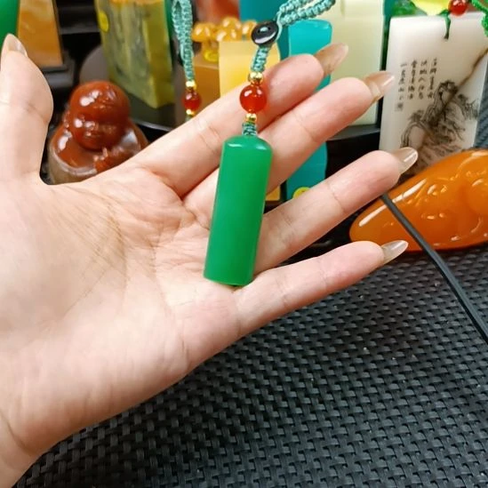 寿山石印石手把件