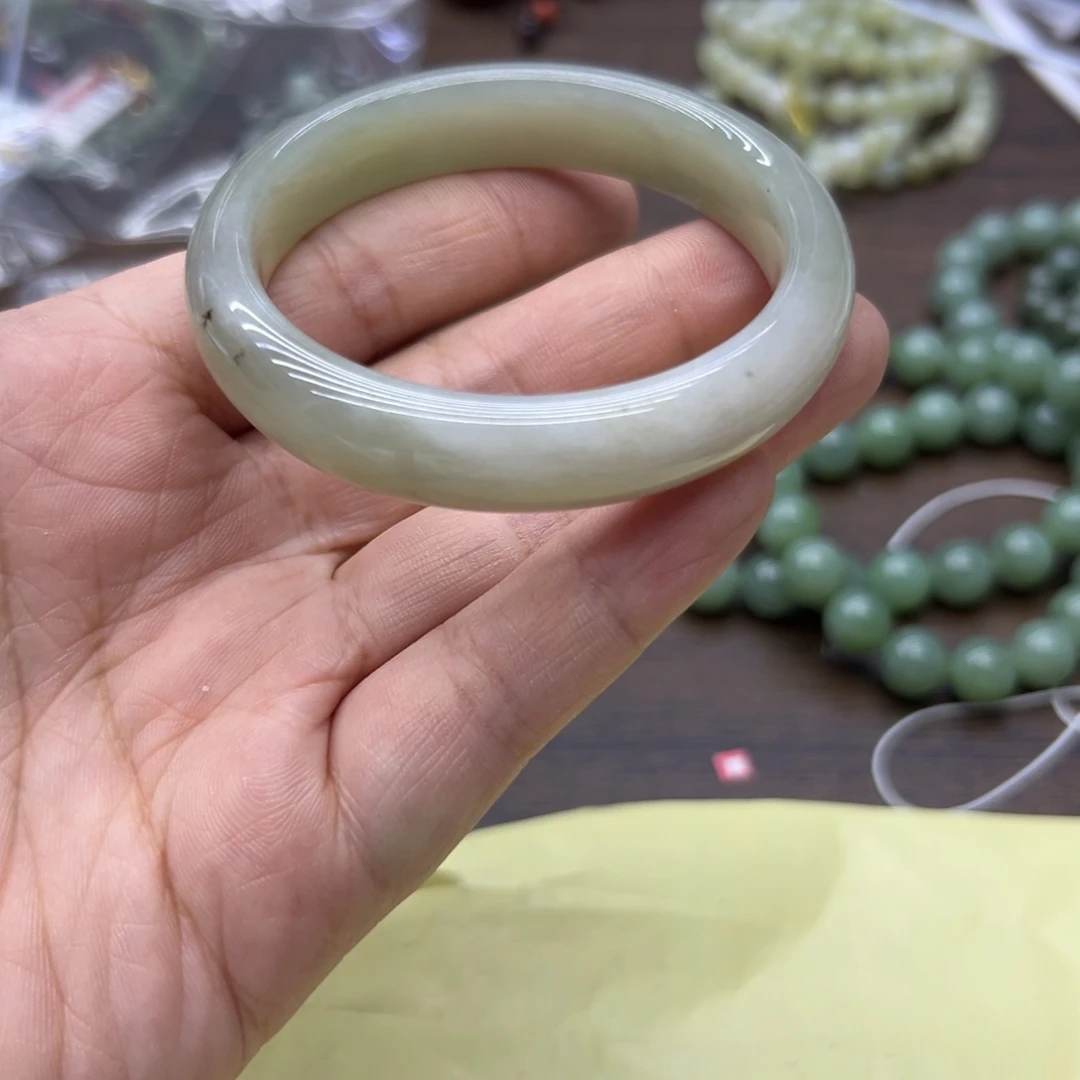 和田玉未镶嵌手镯52.7圈围902