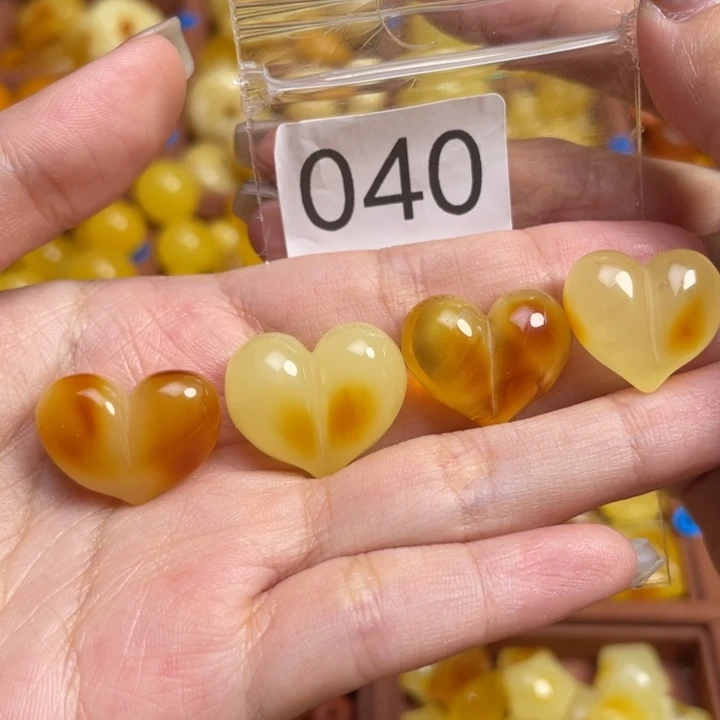 蜜蜡未镶嵌珠宝奇石天然原矿蜜蜡俏色桃心屁桃多样性发一微微瑕