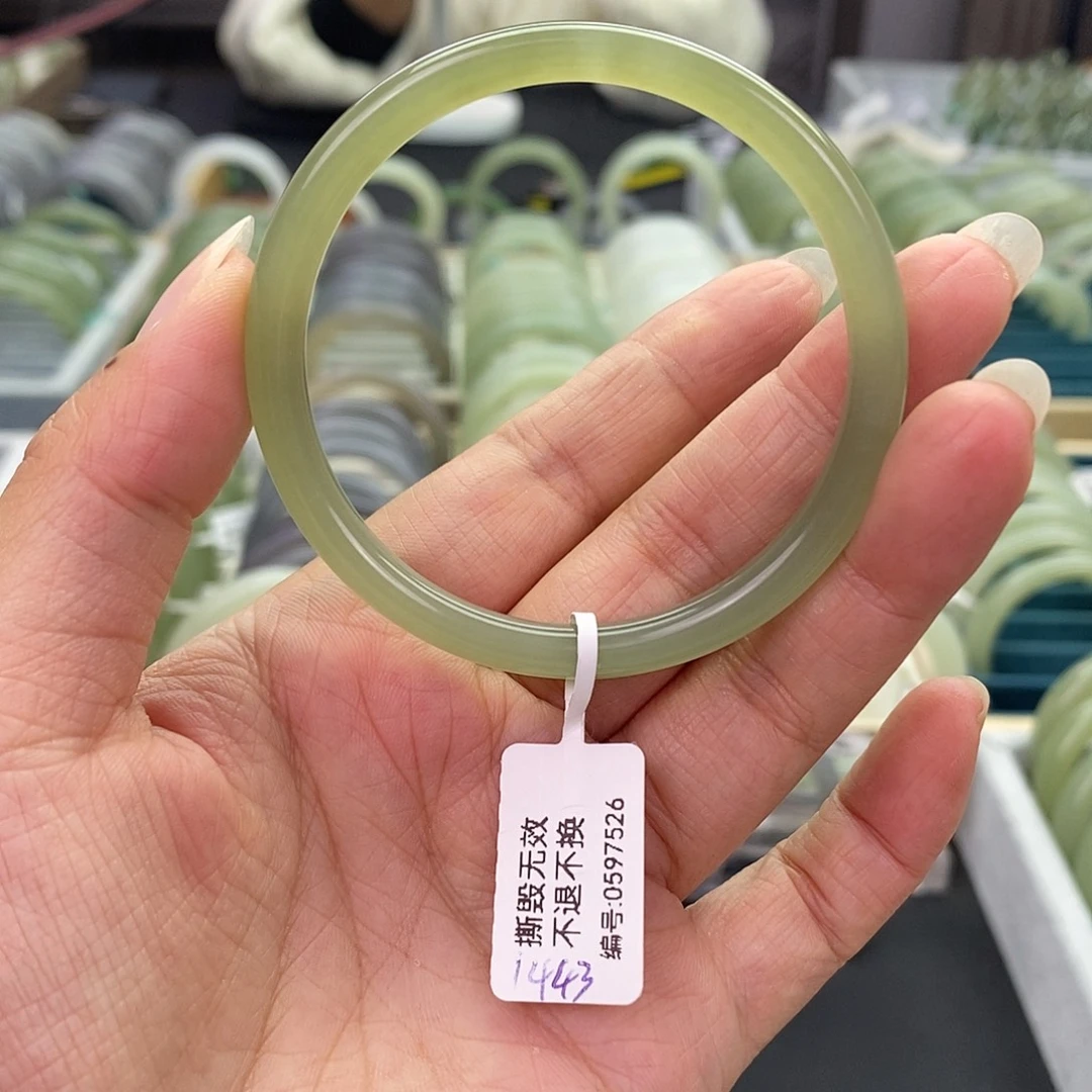 和田玉未镶嵌珠宝奇石和田玉手镯52,53