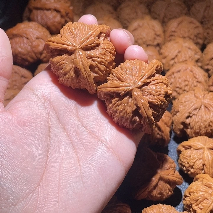 渊***鱼吊坠文玩核桃小妹三棱