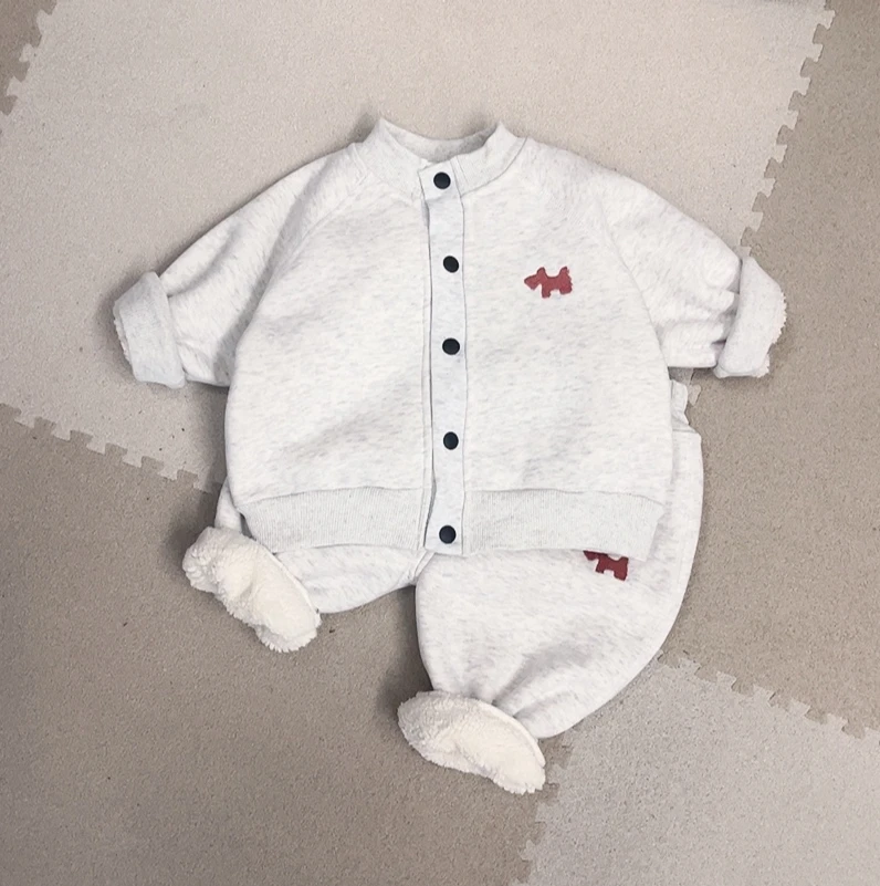 新款冬季宝宝套装刺绣小狗加厚绒套装儿童新年衣服