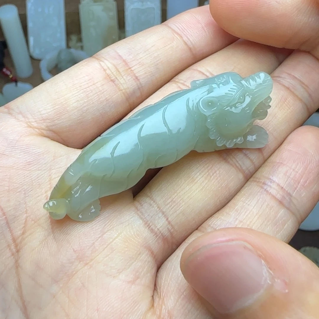 和田玉挂件未镶嵌虎