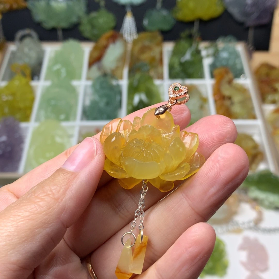 合金蛇纹石玉颈饰