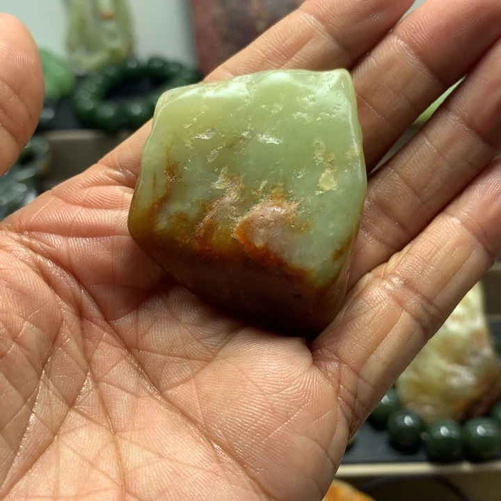 岫岩河磨玉（透闪石质玉）未镶嵌珠宝奇石