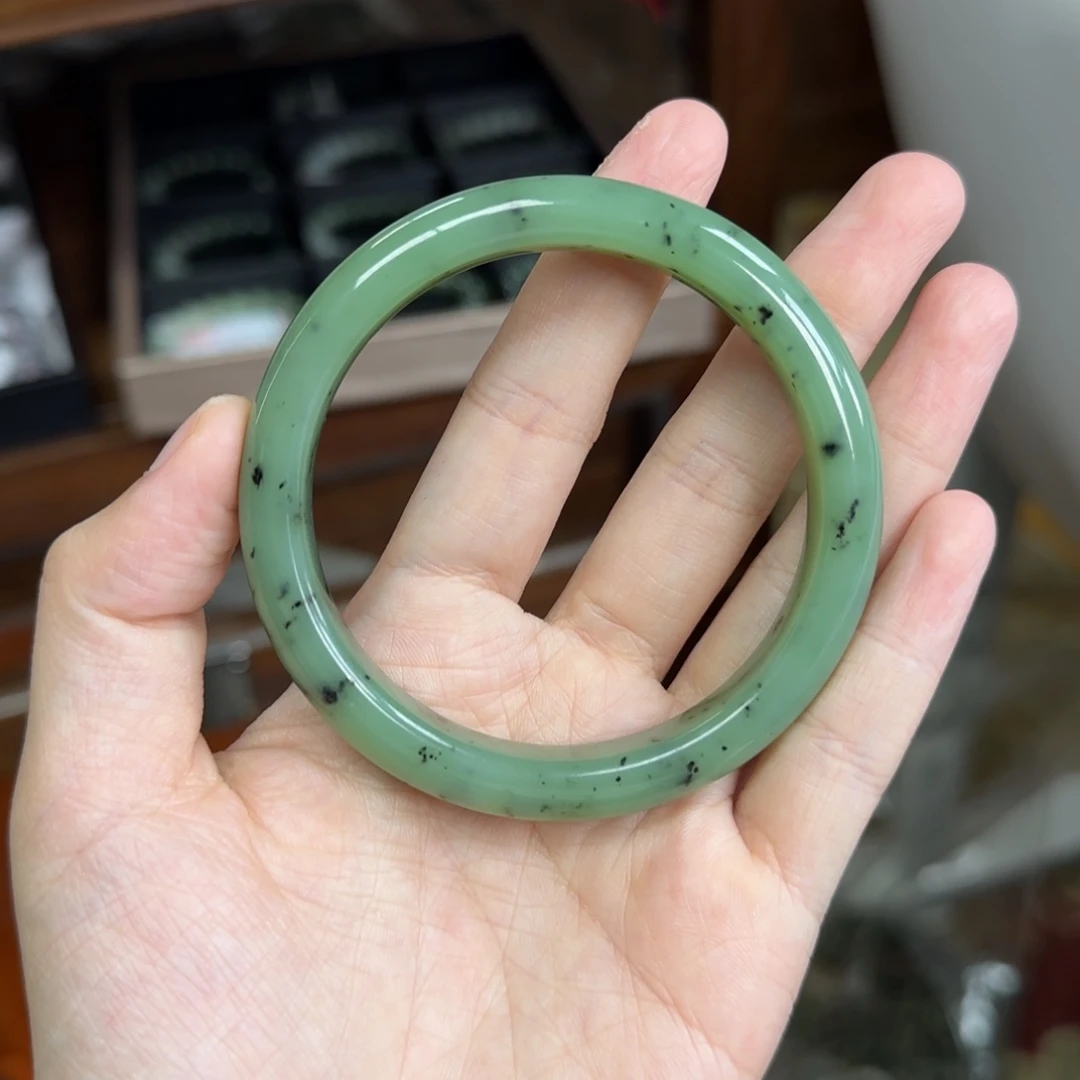 和田玉未镶嵌手镯58