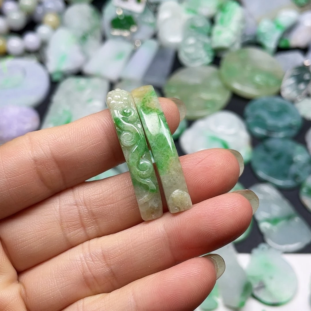 颈饰未镶嵌翡翠西****场翡翠吊坠