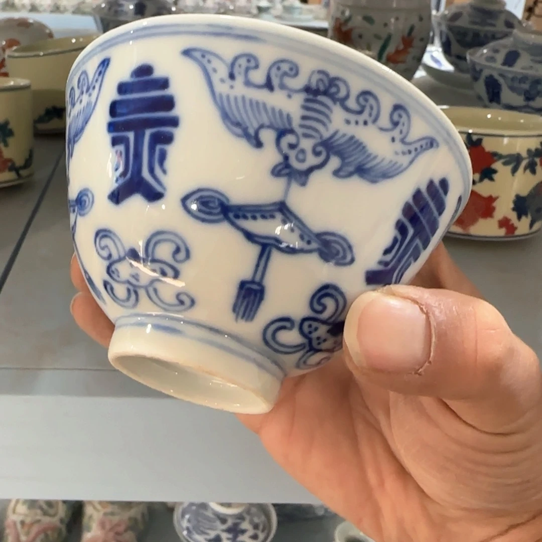 瓷片瓷器上刻了大量壁画作品以及精美