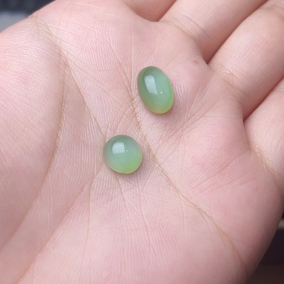 大***苏未镶嵌手链和田玉黑羊洞 碧玉