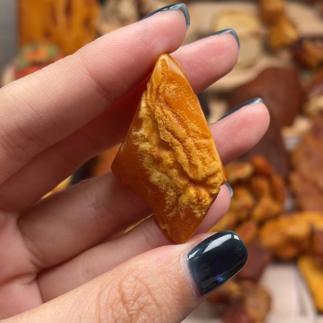 琥珀未镶嵌珠宝奇石