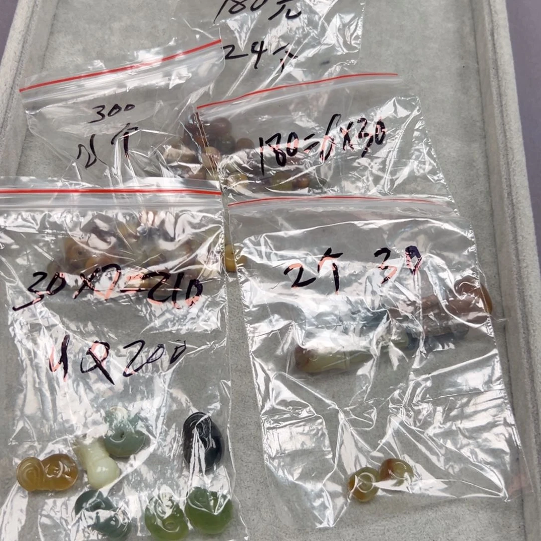 蛇纹石玉未镶嵌颈饰猴*强