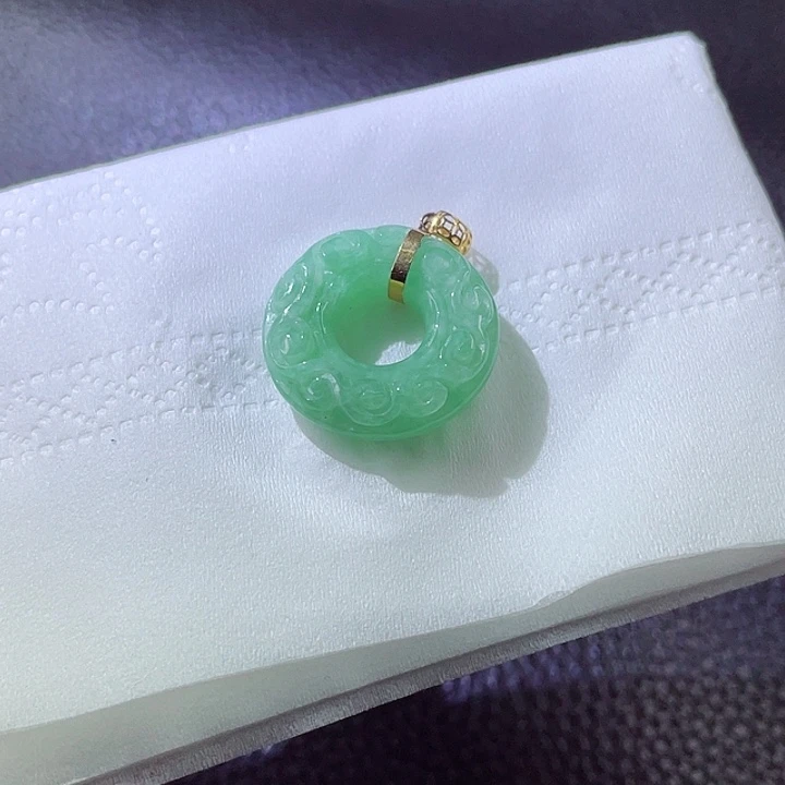 翡翠颈饰18K金镶嵌翡翠