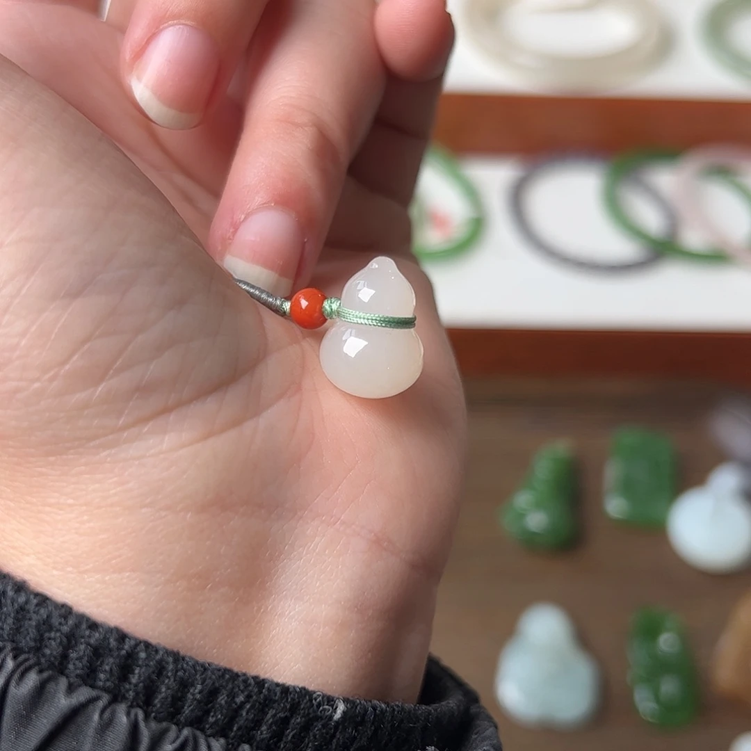 和田玉未镶嵌吊坠(不含链)