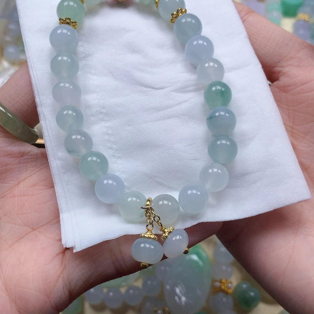 翡翠未镶嵌颈饰闪