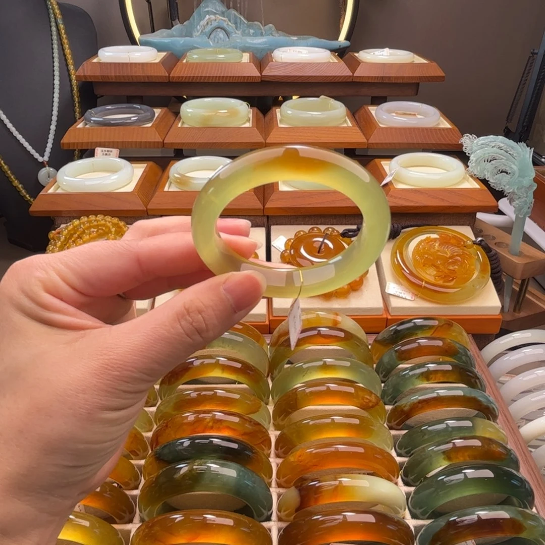 蛇纹石玉未镶嵌手镯52