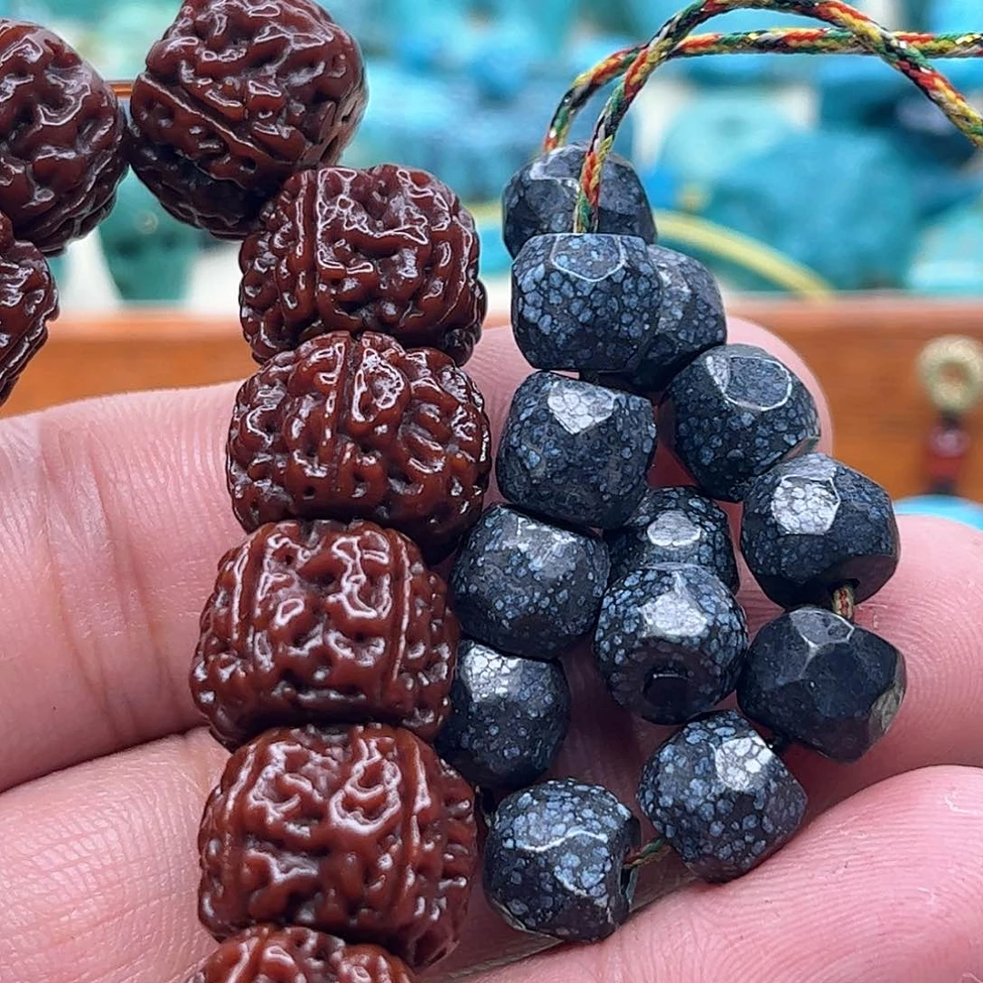 大叶紫檀（黑酸枝木类）