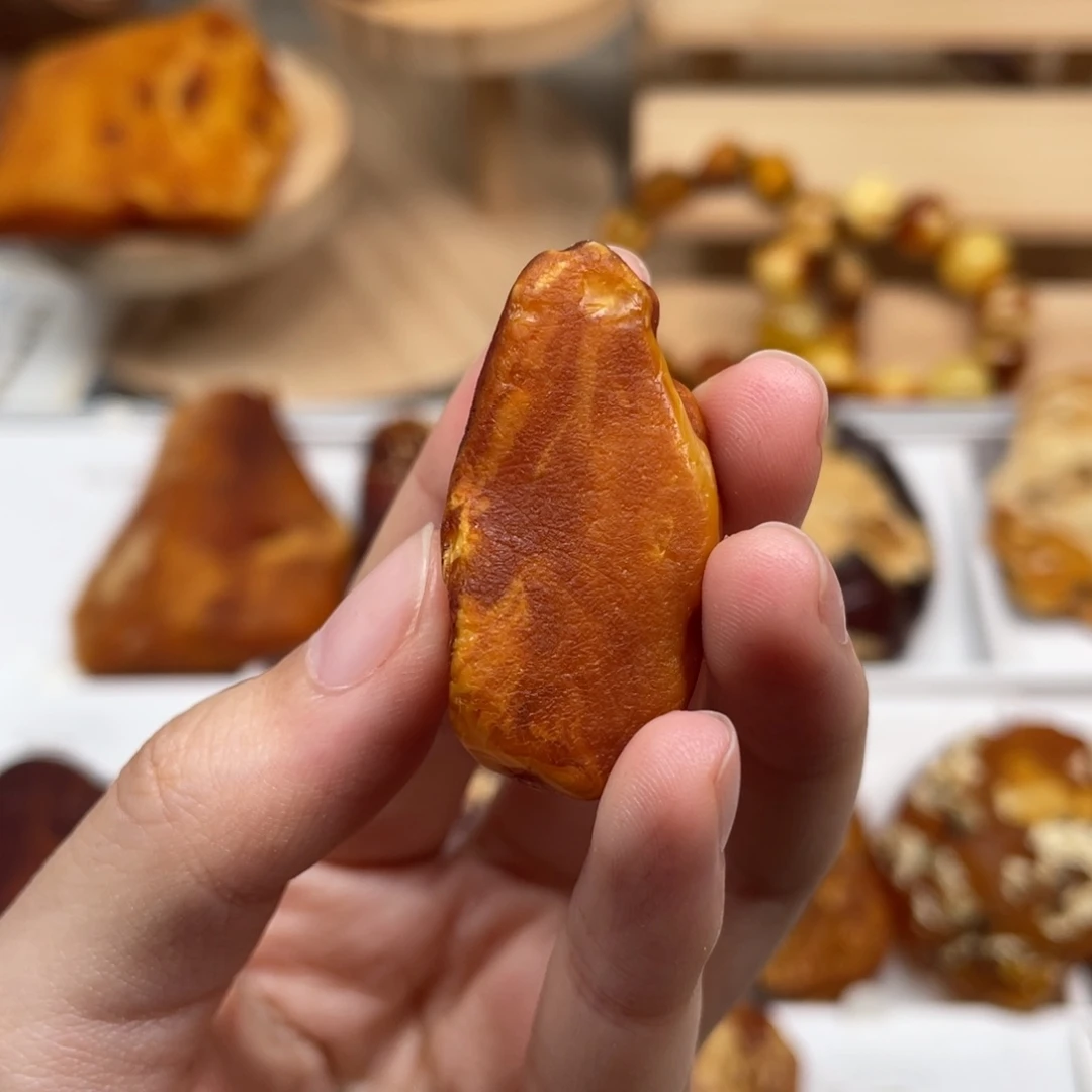琥珀未镶嵌珠宝奇石