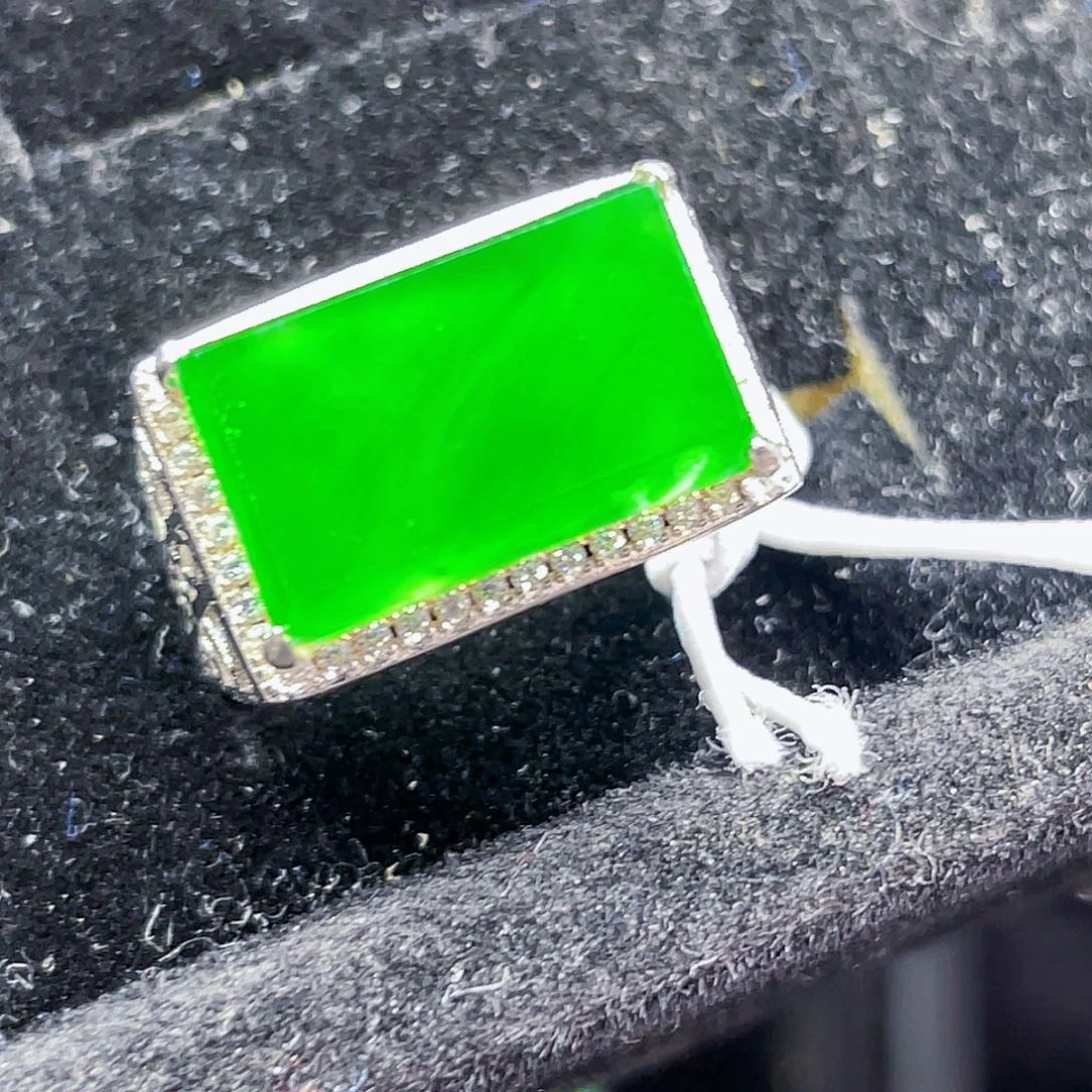 翡翠未镶嵌颈饰48