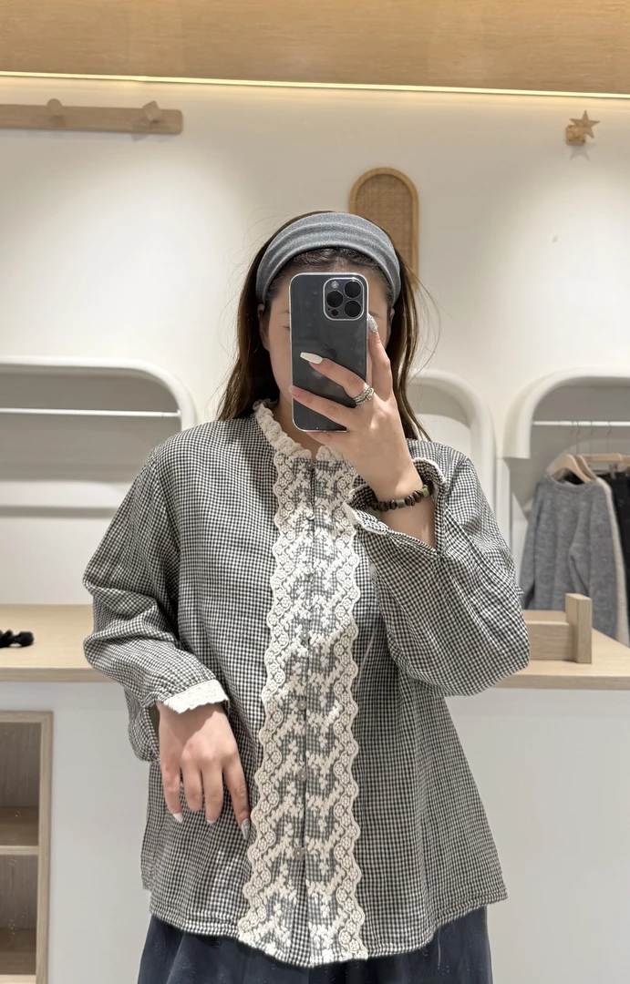 (简麻)秋季女休闲常规款条纹蕾丝刺绣衬衫长袖黑白百搭衬衣J107