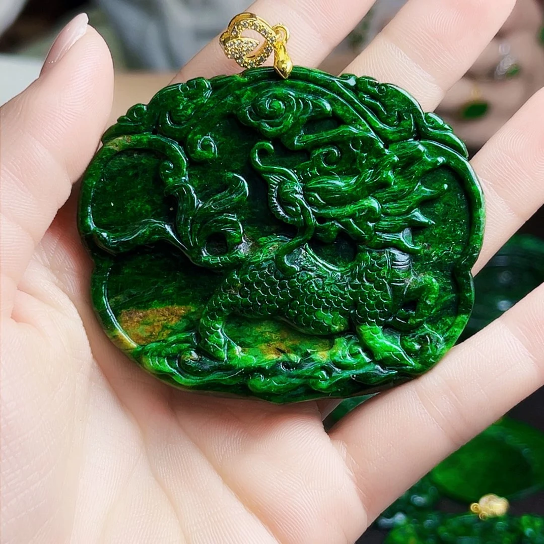 颈饰未镶嵌翡翠多样性