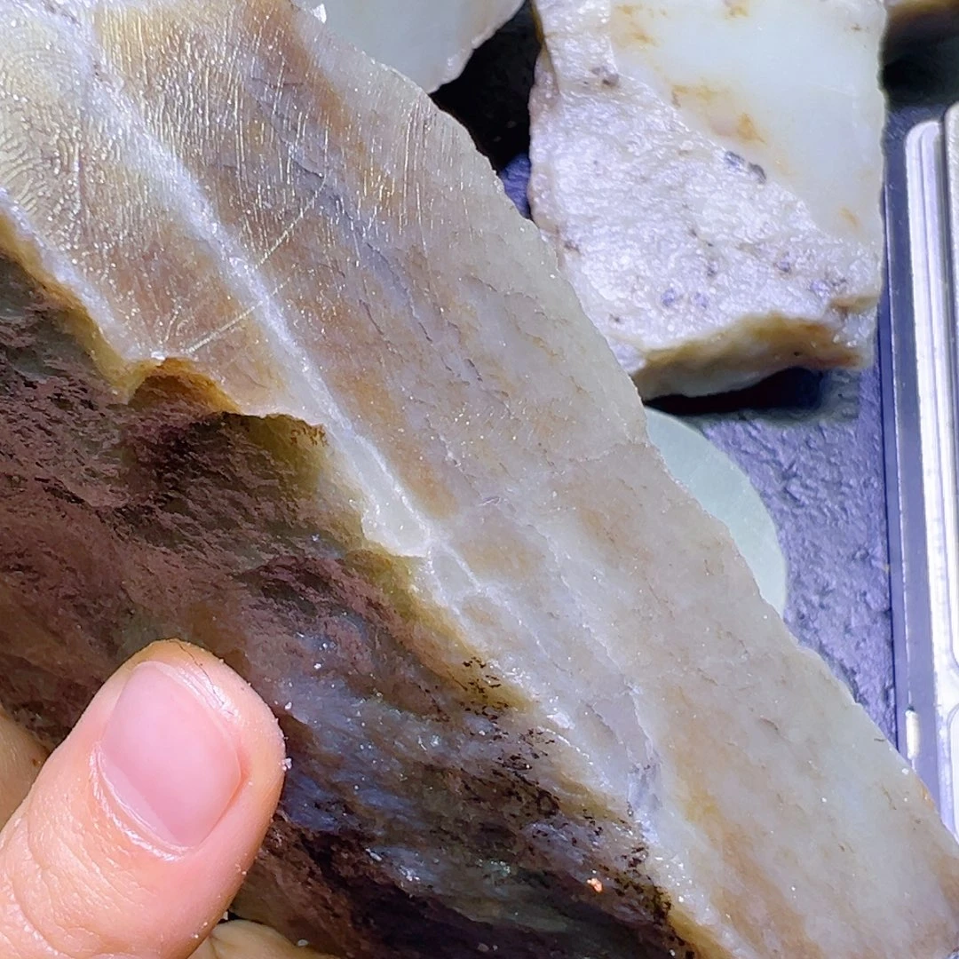 和田玉未镶嵌珠宝半成品