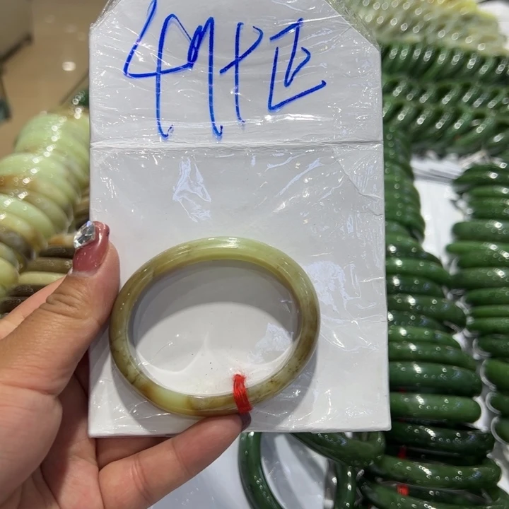 和田玉手镯未镶嵌心***。