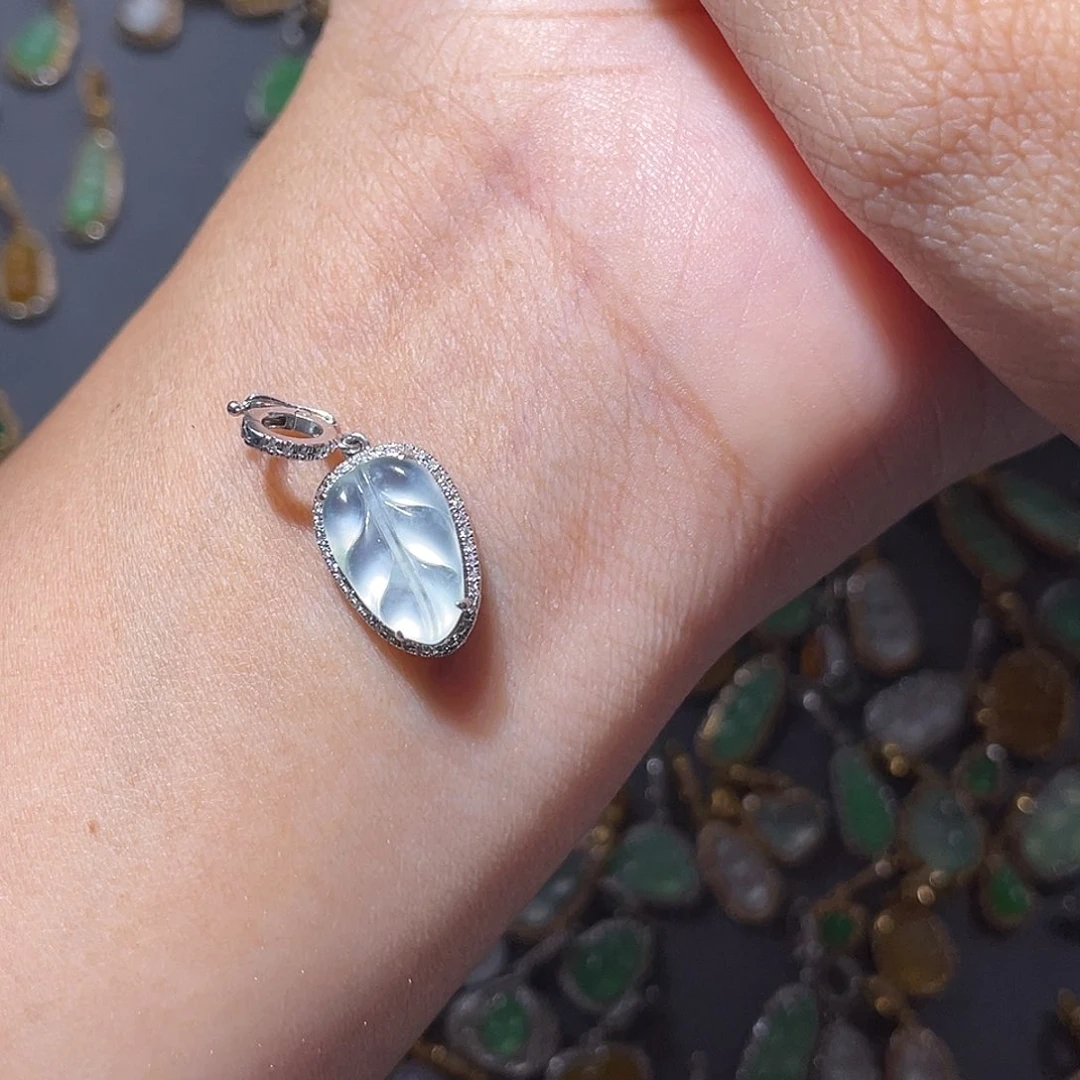 吊坠(不含链)18K金镶嵌翡翠