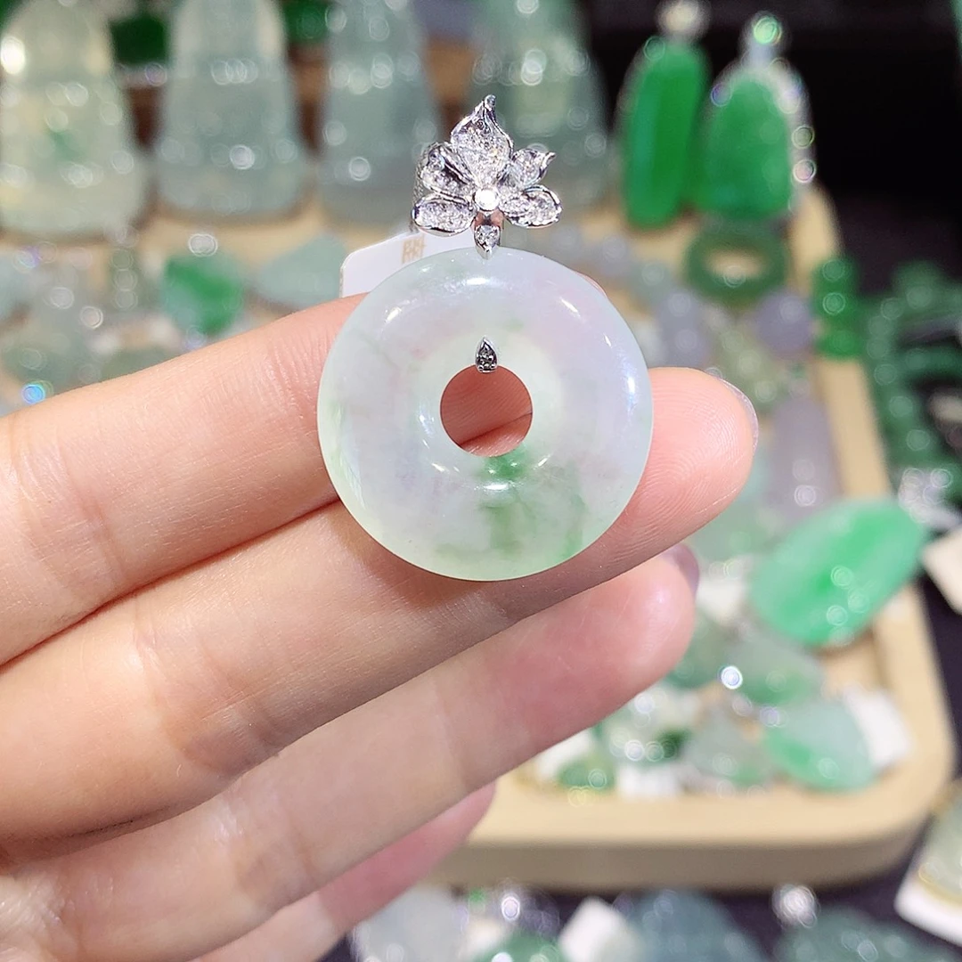 颈饰18K金镶嵌翡翠甜甜圈