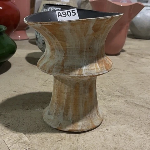 陶瓷哇塞小珑福利花瓶A905