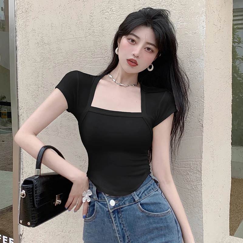 黑色正肩弧形下摆T恤女短袖夏款修身方领性感短款上衣小众设计感t