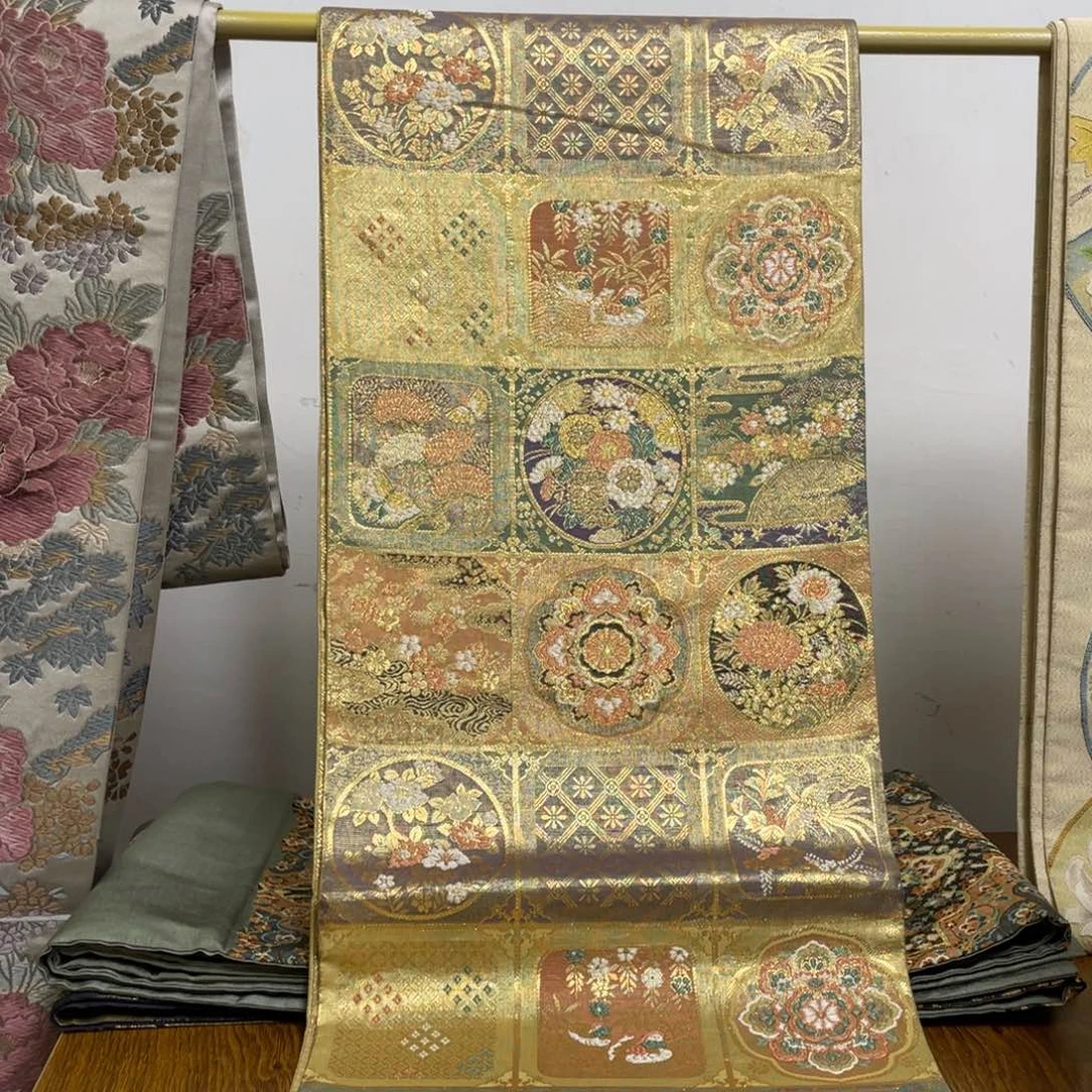 织绣织锦缎，织锦缎