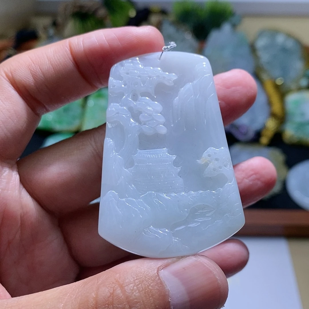 【闪购商品】翡翠颈饰未镶嵌山水