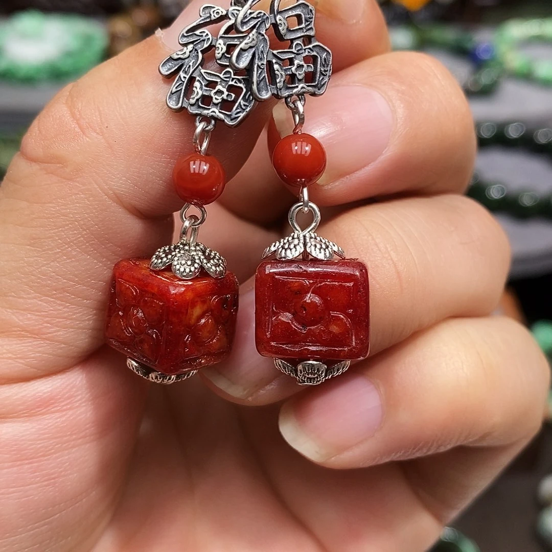 银S925镶嵌翡翠耳饰漂亮美眉