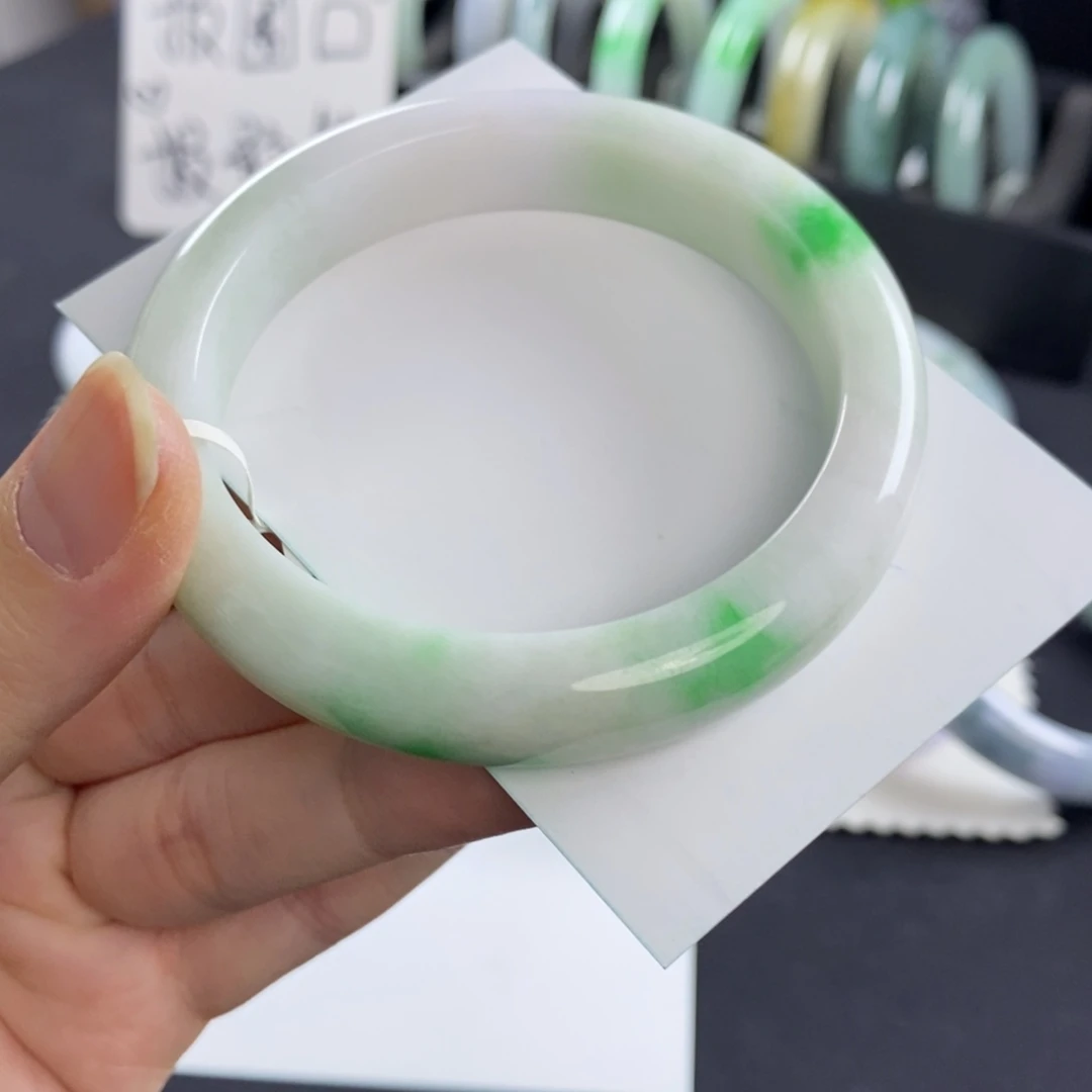 翡翠未镶嵌手镯白底青56