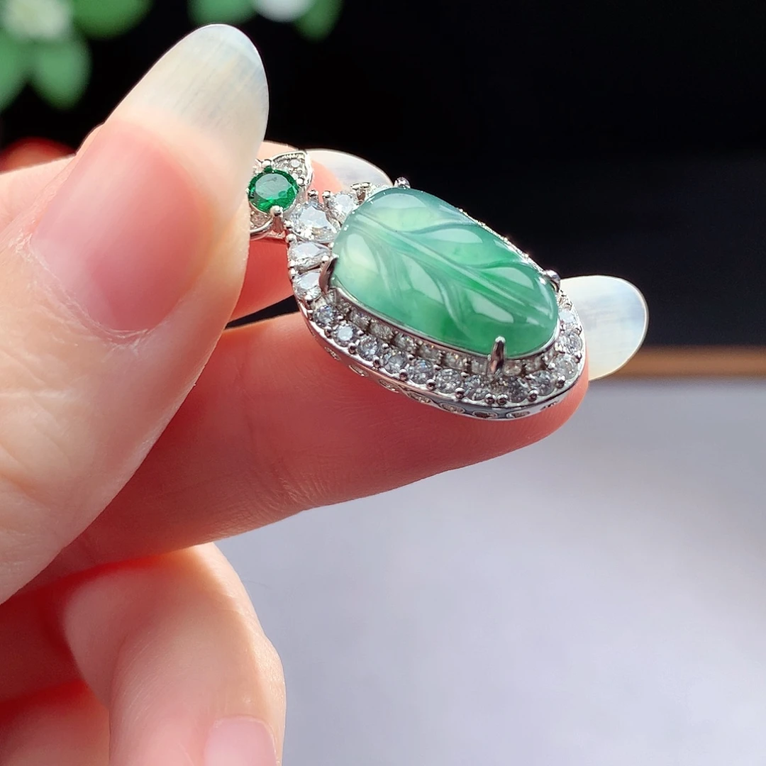 未镶嵌手镯（圆镯）翡翠